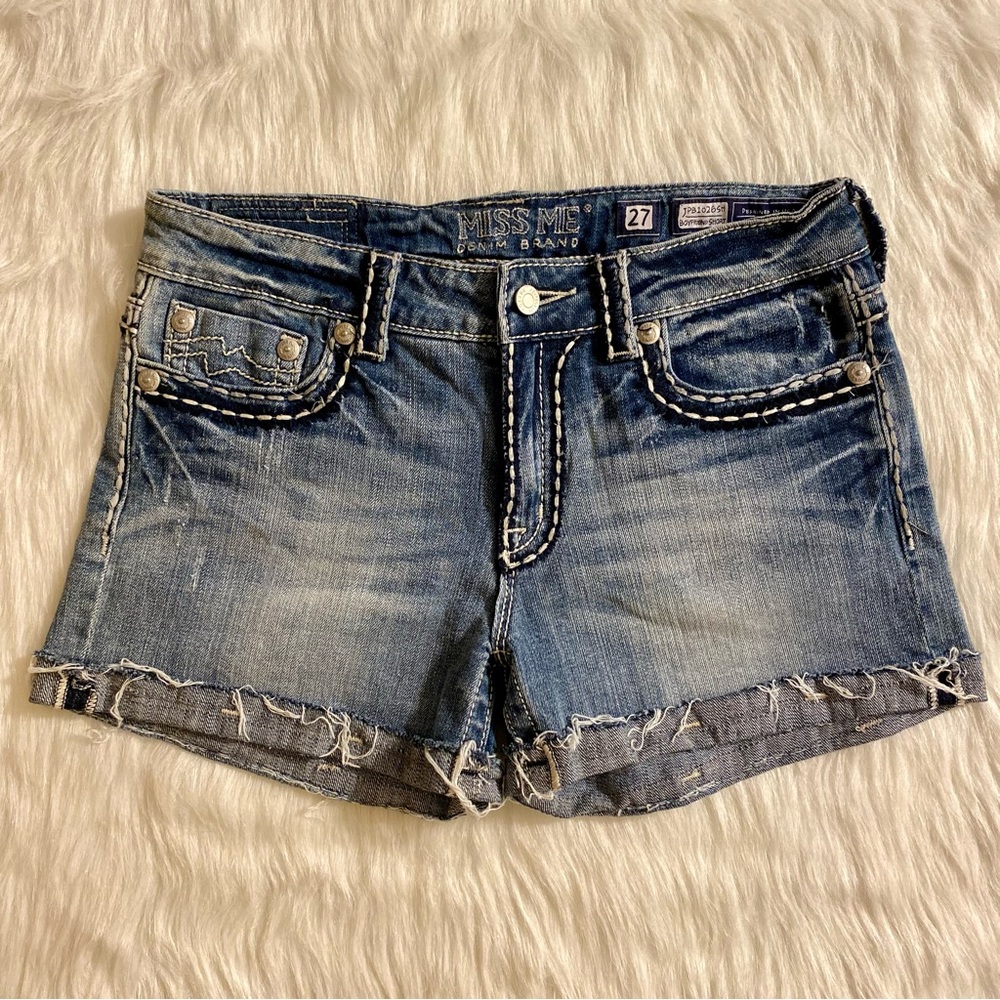 Women’s Denim Distressed Style Miss Me Shorts Size 27